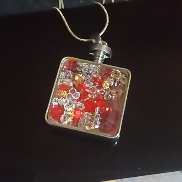 Diamond Filled Glass Perfume Bottle Pendant Necklace Silver - Picture 4 of 9